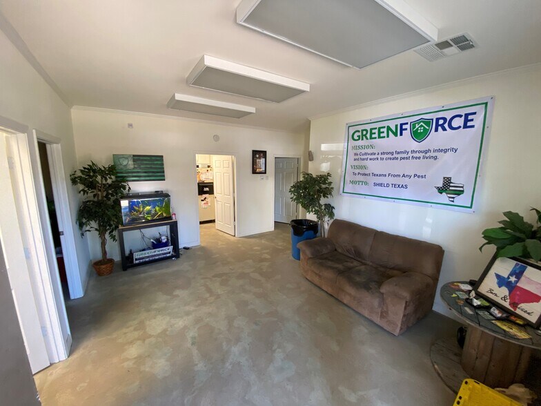 More Photos Of 717A Dunson Glen Dr, Houston Flex For Lease