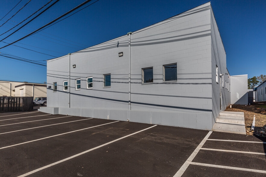 More Photos Of 26 Oakdale Ave, Johnston Warehouse For Lease