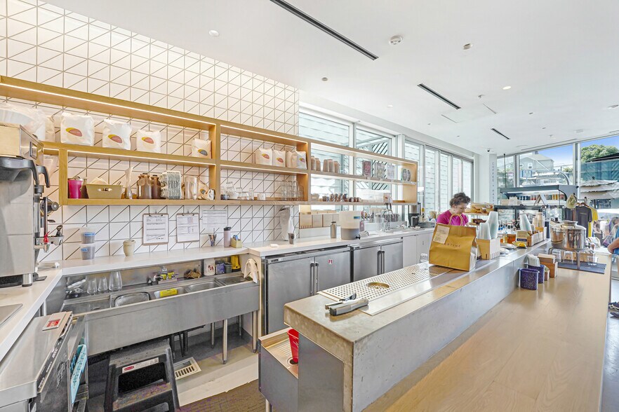More Photos Of 3921 W Sunset Blvd, Los Angeles Storefront For Sale