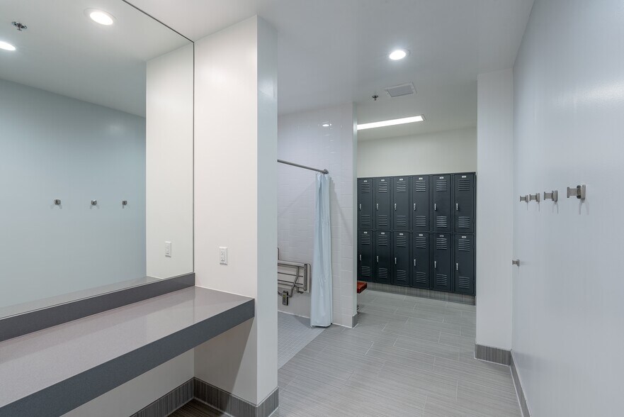 More Photos Of 9980 Huennekens St, San Diego Unknown For Lease