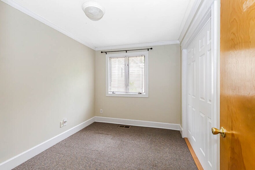 More Photos Of 143 State St, Newburyport Loft Creative Space For Lease