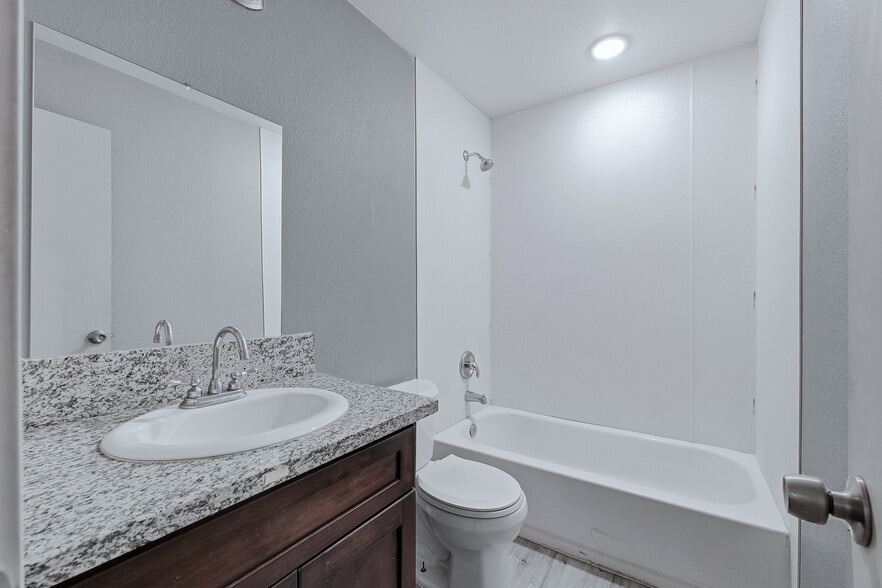 More Photos Of 521 Calcaterra Cir, Las Vegas Apartments For Sale