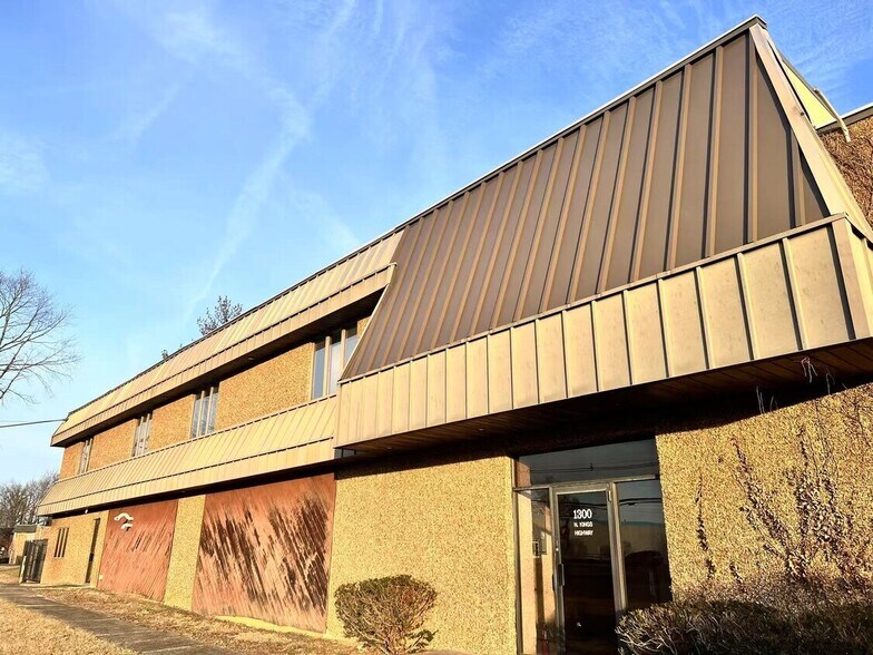 More Photos Of 1300 Old Kings hwy, Maple Shade Township Warehouse For Lease