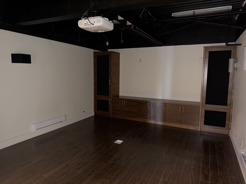 More Photos Of 9059-9079 Shaughnessy St, Vancouver Warehouse For Sale