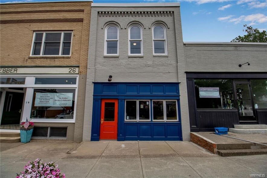 Primary Photo Of 29 S Main St, Lyndonville Storefront For Lease