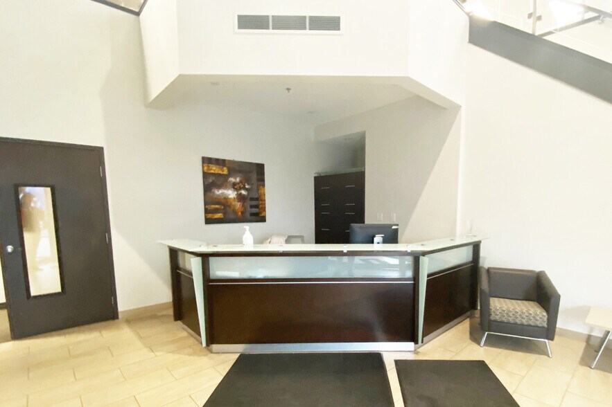 More Photos Of 6201 Highway 7, Vaughan Warehouse For Lease
