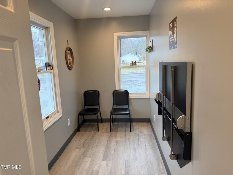 More Photos Of 404 Hurricane Rd NE, Wise Medical For Sale