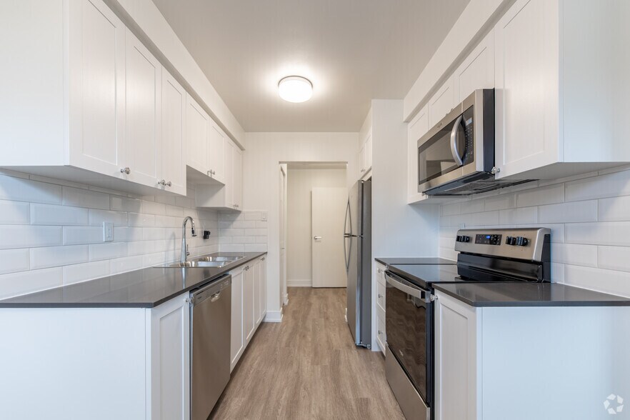 More Photos Of 100 Rideau St, Oshawa Apartments For Sale