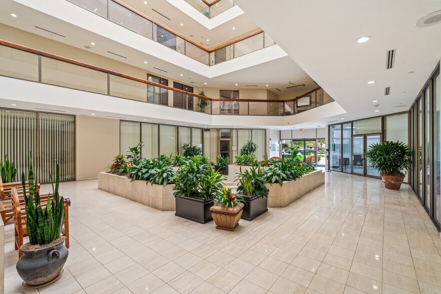 More Photos Of 631 US Highway 1, North Palm Beach Office For Sale