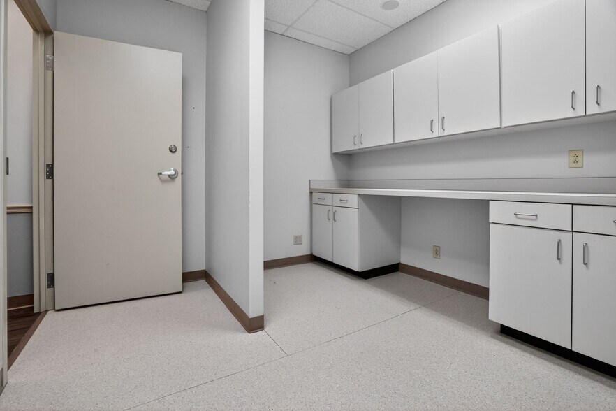 More Photos Of 3525 Prytania St, New Orleans Medical For Lease