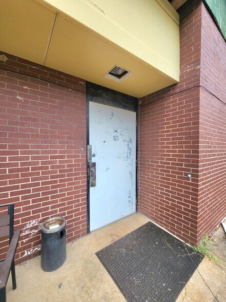 More Photos Of 1189 Breedlove St, Memphis Office For Sale