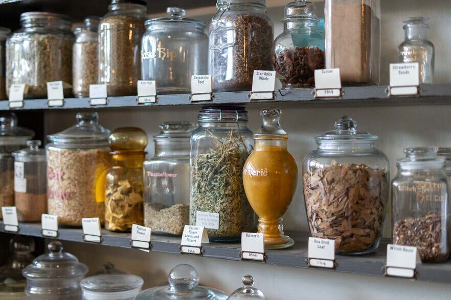 More Photos Of 411 E Front Ave, Chester Hotel For Sale