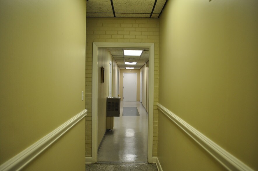 More Photos Of 3007 Fort Bragg Rd, Fayetteville Office For Sale