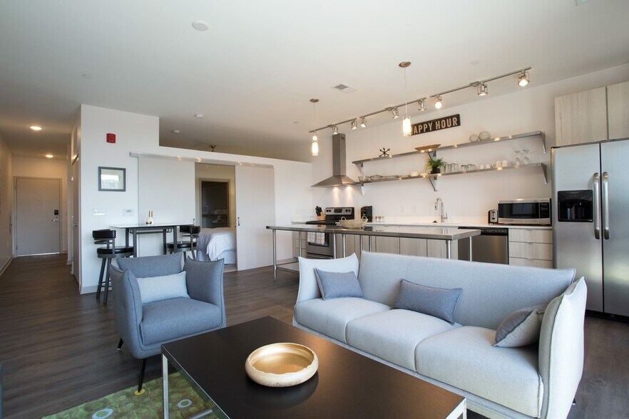 More Photos Of 747 N College Ave, Indianapolis Apartments For Lease