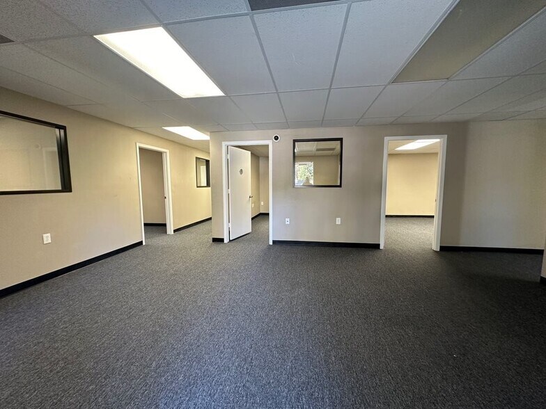 More Photos Of 19609 Wied Rd, Spring Office For Sale