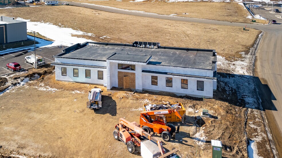 More Photos Of 3671 Sarah Pl NW, Rochester Office For Lease