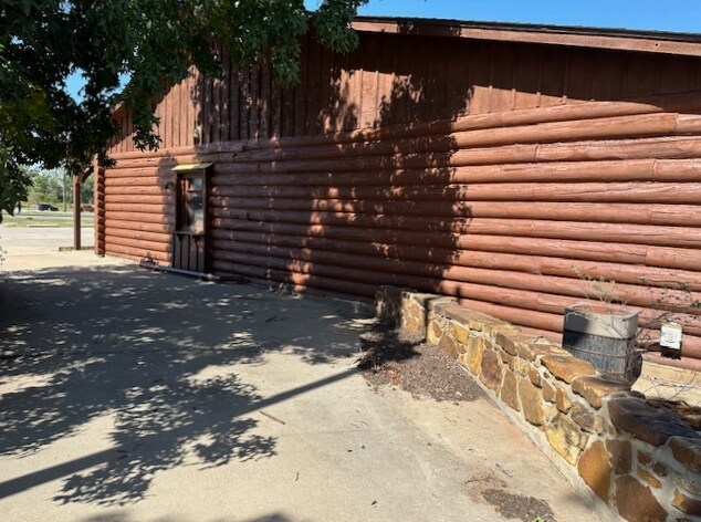 More Photos Of 2424 Williams Ave, Woodward General Retail For Sale