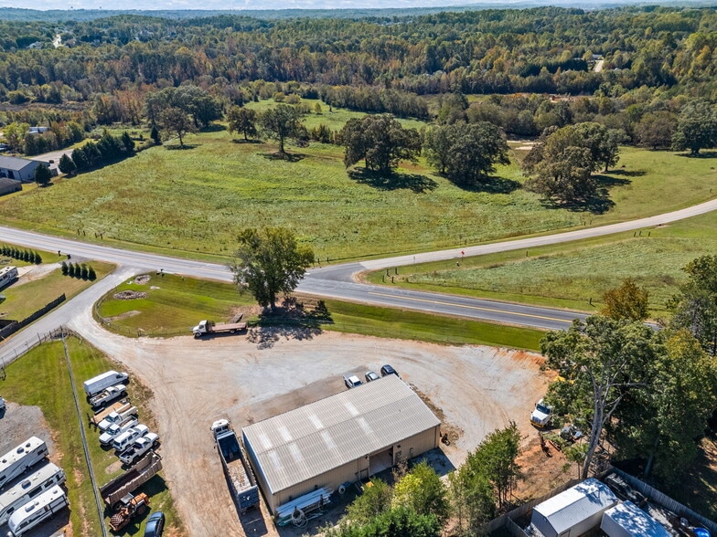 More Photos Of 3808 N Highway 14, Greer Service For Sale