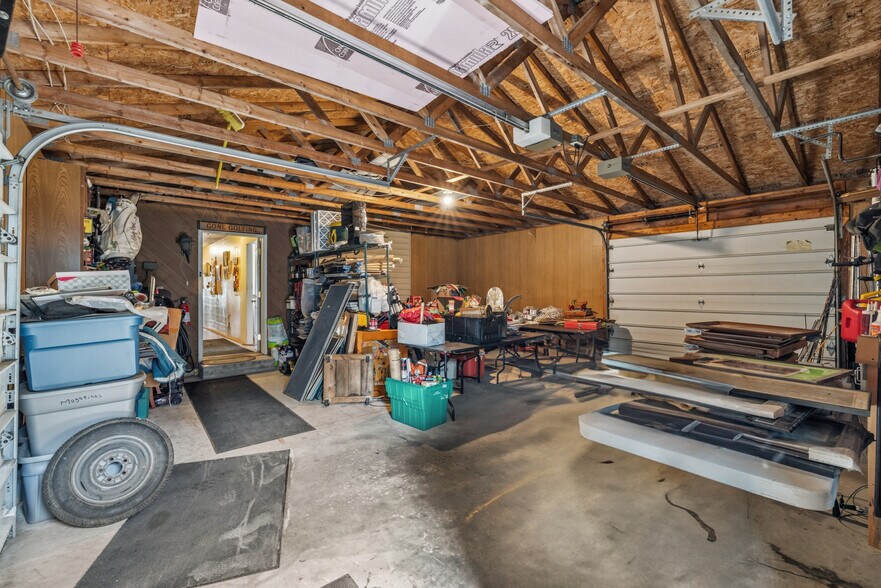 More Photos Of 504 Milwaukee St, Lomira Flex For Sale