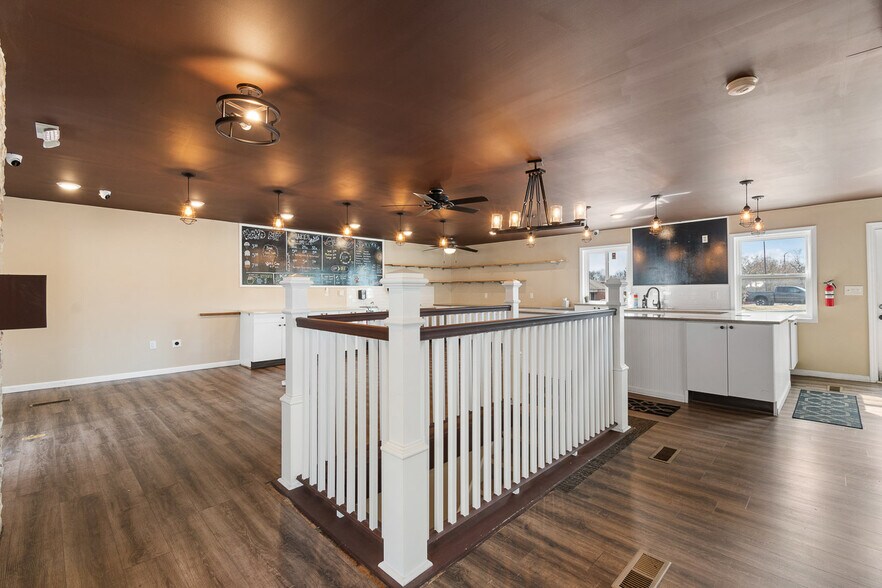 More Photos Of 1177 Canton Rd, Akron Storefront For Sale