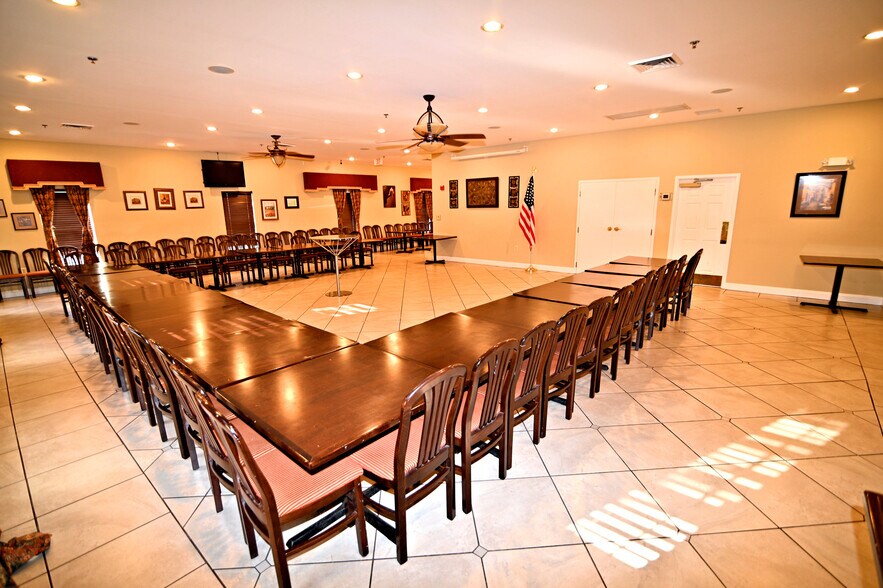 More Photos Of 15120 Washington St, Haymarket Restaurant For Sale