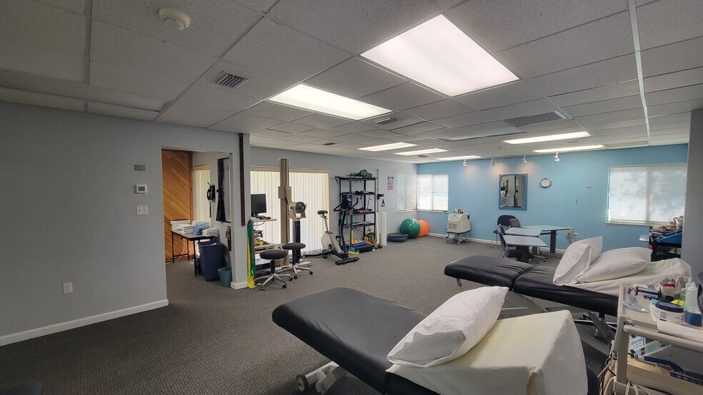 More Photos Of 2831 Ringling Blvd, Sarasota Medical For Sale