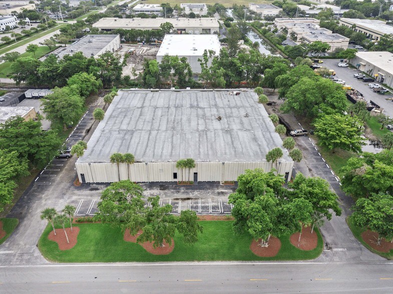 More Photos Of 3851 NW 126th Ave, Coral Springs Warehouse For Lease