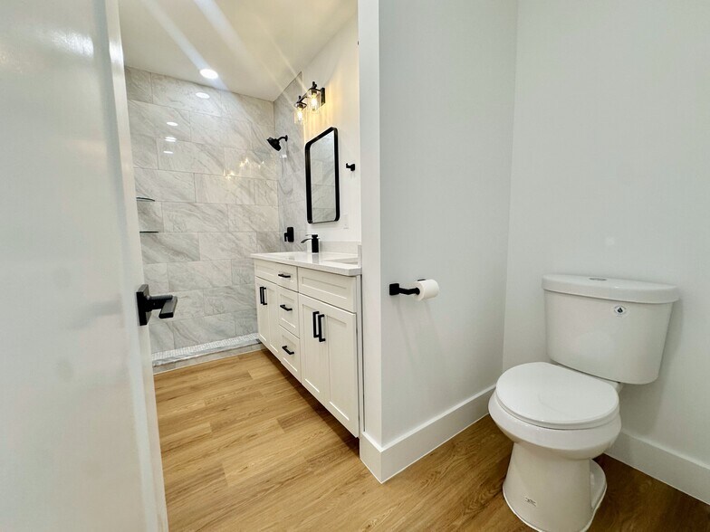 More Photos Of 931 N J St, Lake Worth Beach Apartments For Sale