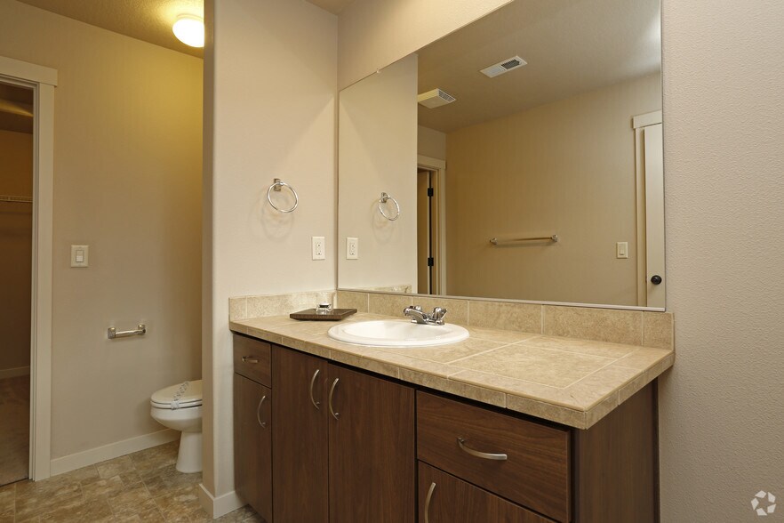 More Photos Of 19731 SW Athena Ct, Aloha Apartments For Sale