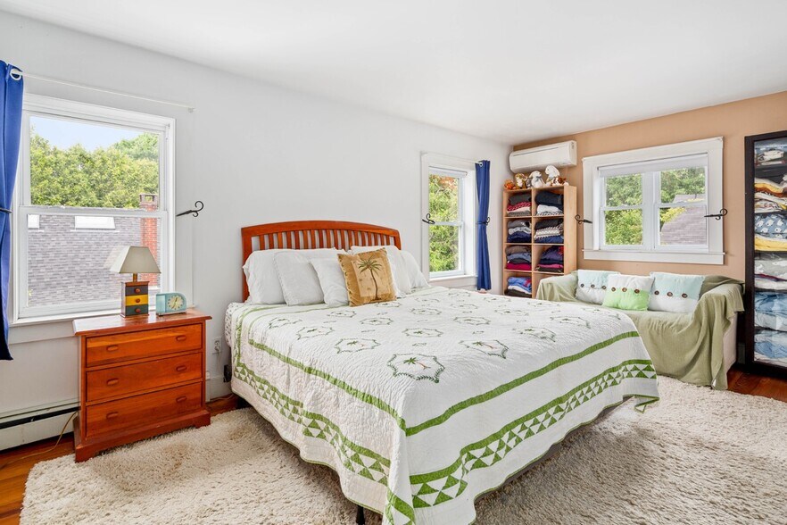 More Photos Of 68 Elm St, Camden Hotel For Sale