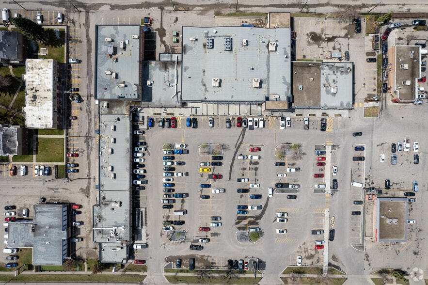 More Photos Of 9919 Fairmount Dr SE, Calgary Unknown For Lease