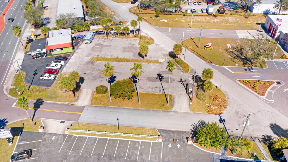 More Photos Of 300 N Cocoa Blvd, Cocoa Restaurant For Lease