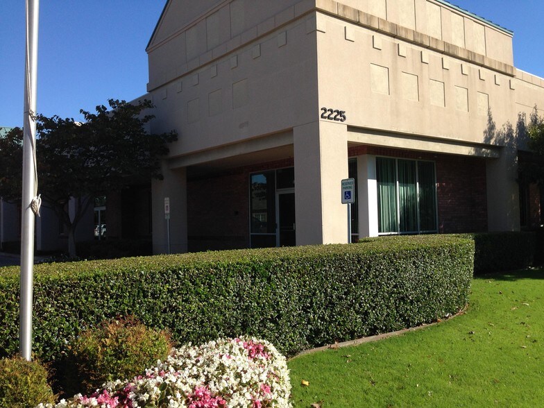 More Photos Of 2225 Avenue J, Arlington Office For Sale