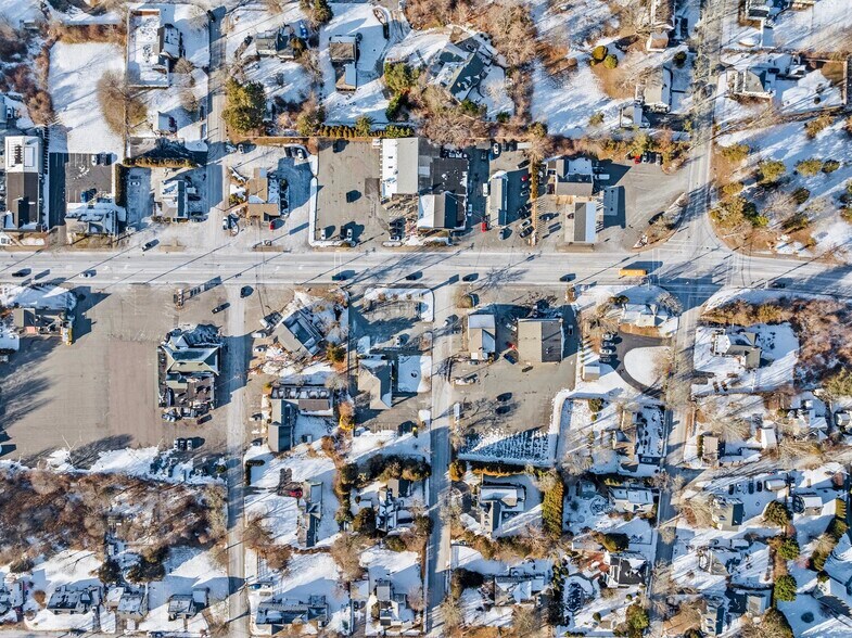 More Photos Of 33 County Rd, Mattapoisett Freestanding For Sale