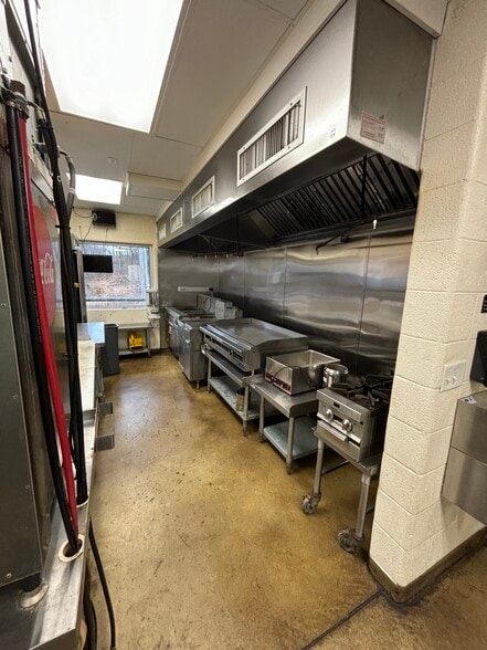 More Photos Of 5130 Chestnut St, Emmaus Fast Food For Sale