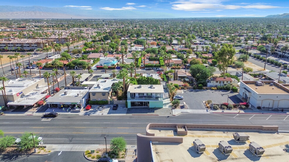 More Photos Of 560-562 S Indian Canyon Dr, Palm Springs Storefront Retail Residential For Lease