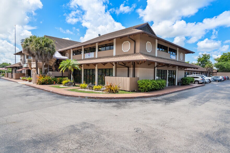 More Photos Of 10471 N Kendall Dr, Miami Storefront Retail Office For Lease