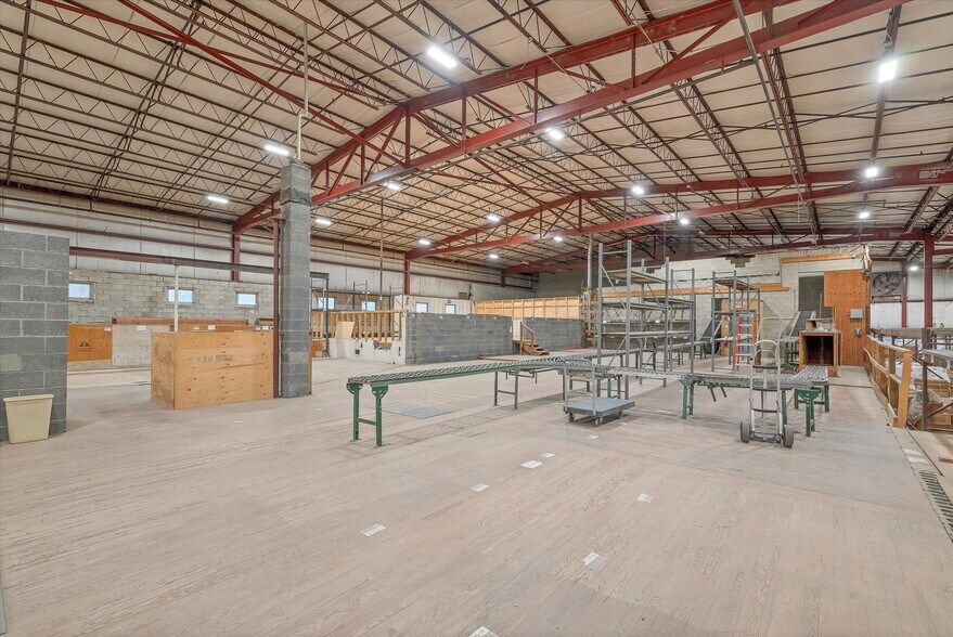 More Photos Of 11-25 Harding St, Middletown Warehouse For Sale