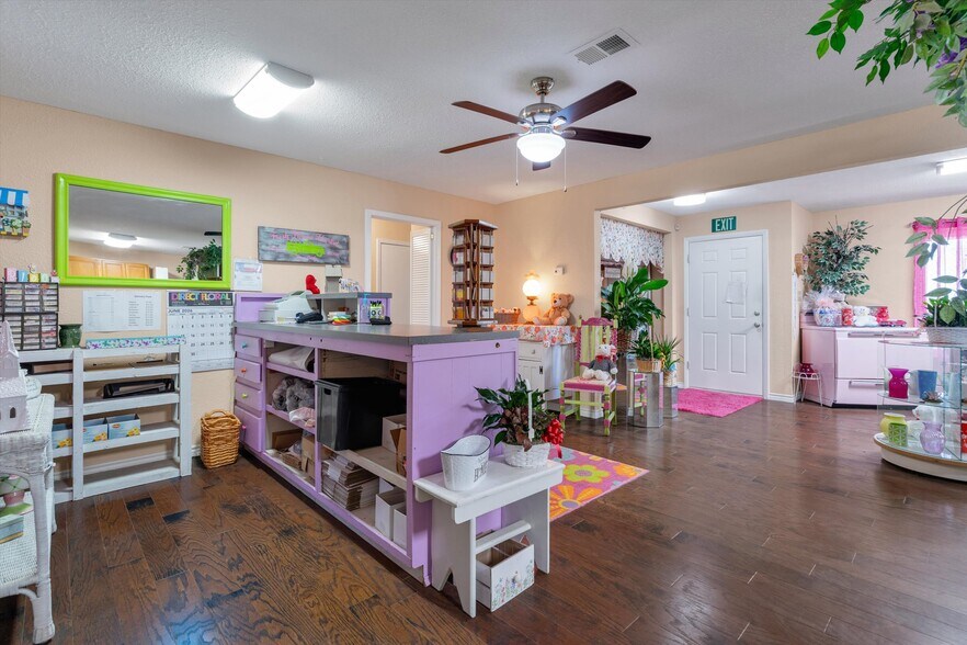 More Photos Of 5236 US-67 Hwy, Alvarado Freestanding For Sale