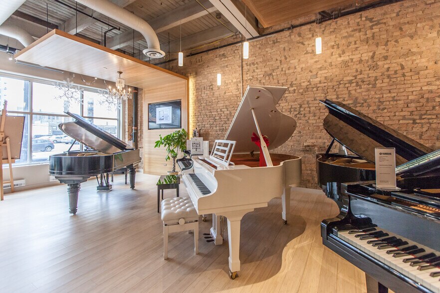 More Photos Of 1335 S Michigan Ave, Chicago Storefront Retail Office For Lease