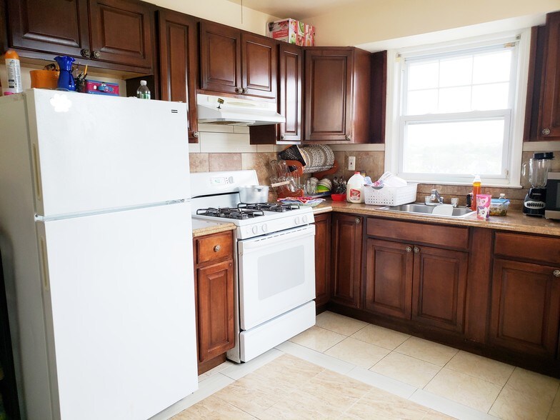 More Photos Of 69 Starbuck St, Staten Island Apartments For Sale