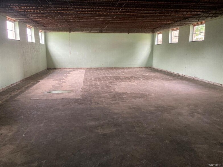 More Photos Of 116 Broad St, Tonawanda Specialty For Sale