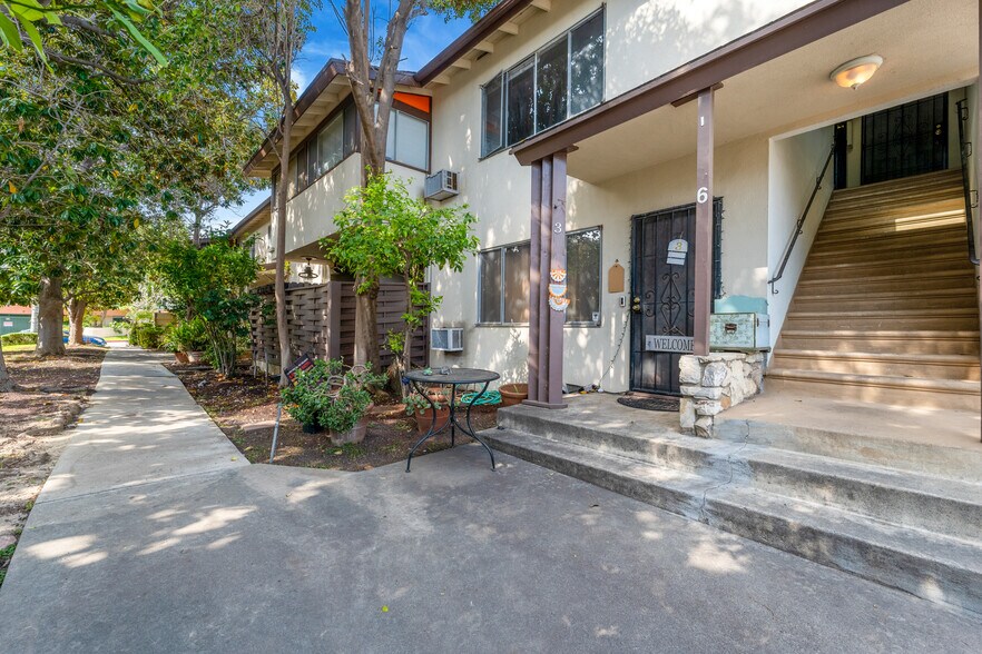 More Photos Of 14007 Moorpark St, Sherman Oaks Apartments For Sale