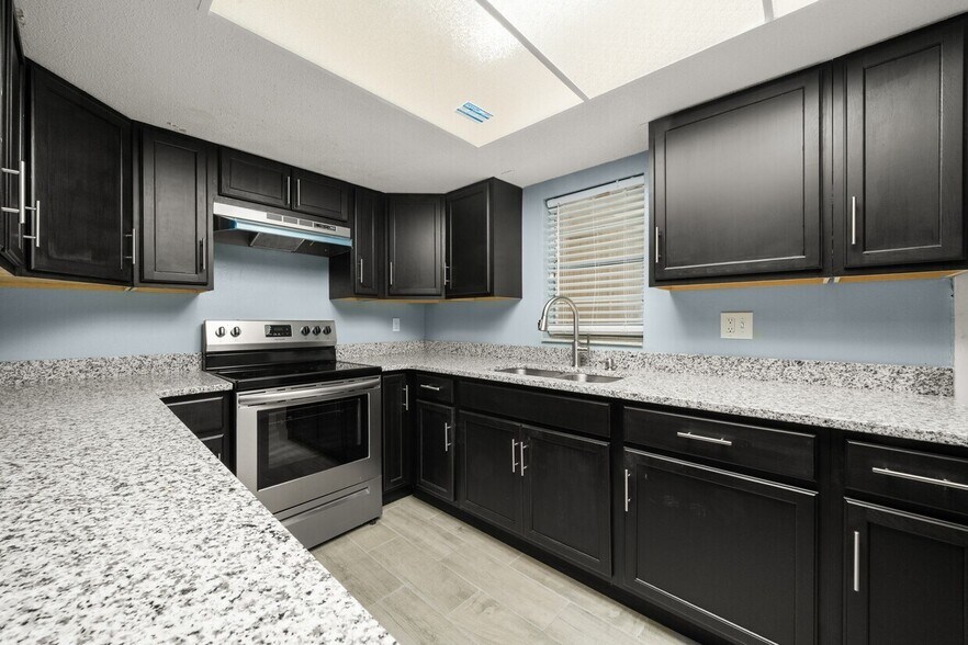 More Photos Of , Avon Park Multifamily For Sale