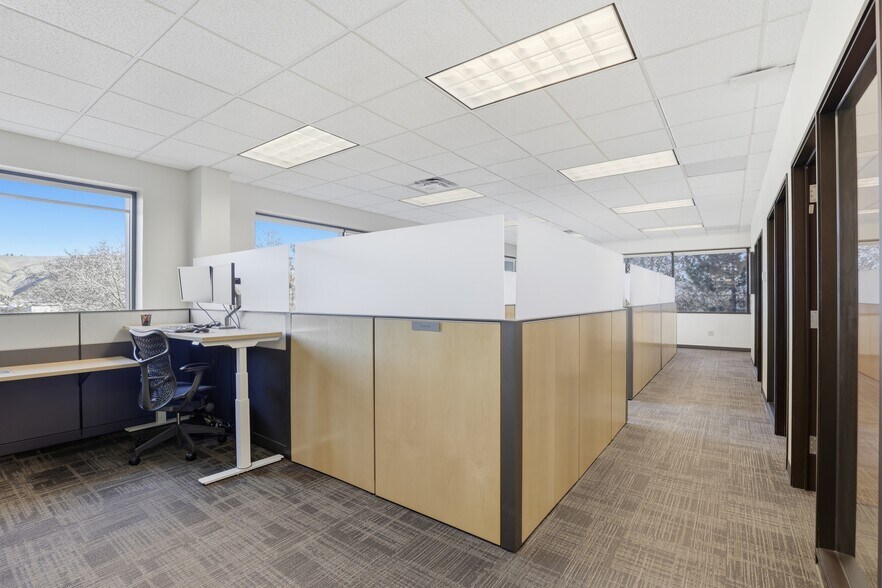 More Photos Of 3911 Castlevale Rd, Yakima Office For Lease