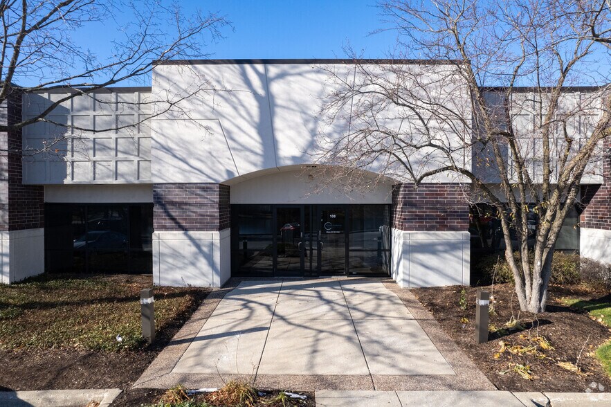 More Photos Of 565 Lakeview Pky, Vernon Hills Medical For Lease