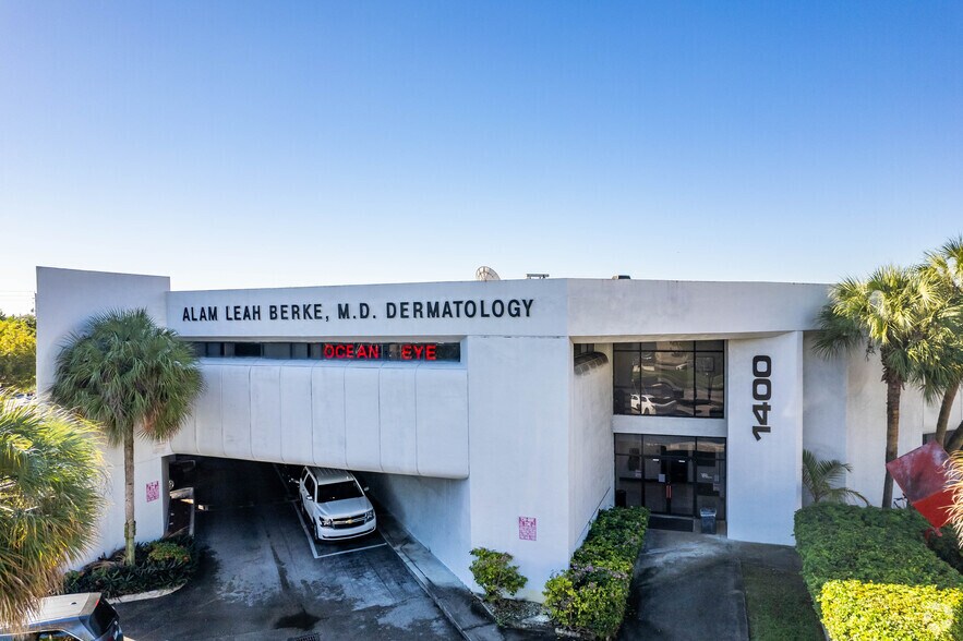 More Photos Of 1400 NE Miami Gardens Dr, Miami Medical For Lease