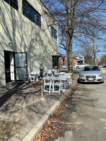 More Photos Of 1408 N Fillmore St, Arlington Office For Lease