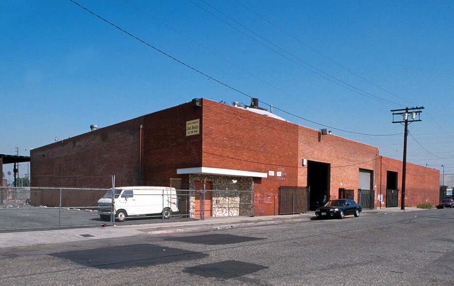 More Photos Of 1617-1619 E Adams Blvd, Los Angeles Warehouse For Lease