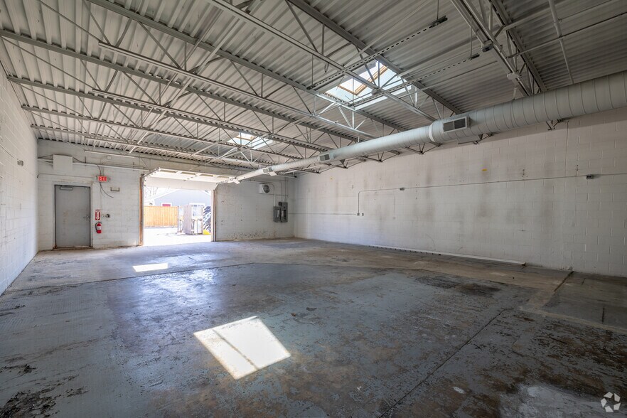 More Photos Of 2860, 2870 & 2880 Coolidge Hwy, Berkley General Retail For Sale